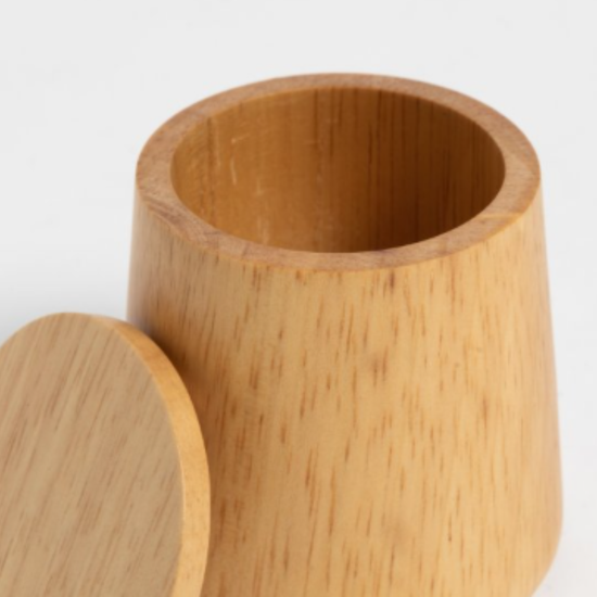 Recipiente de madera de roble con tapa desplazada hacia un lado-marrón