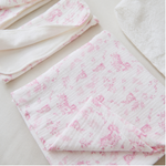 
                    
                      Conjunto de tres pañales de muselina blanca con diseño floral rosa-rosa
                    
                  