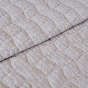 Cubrecama acolchado Nottingham beige con textura cuadrada decorativa-beige