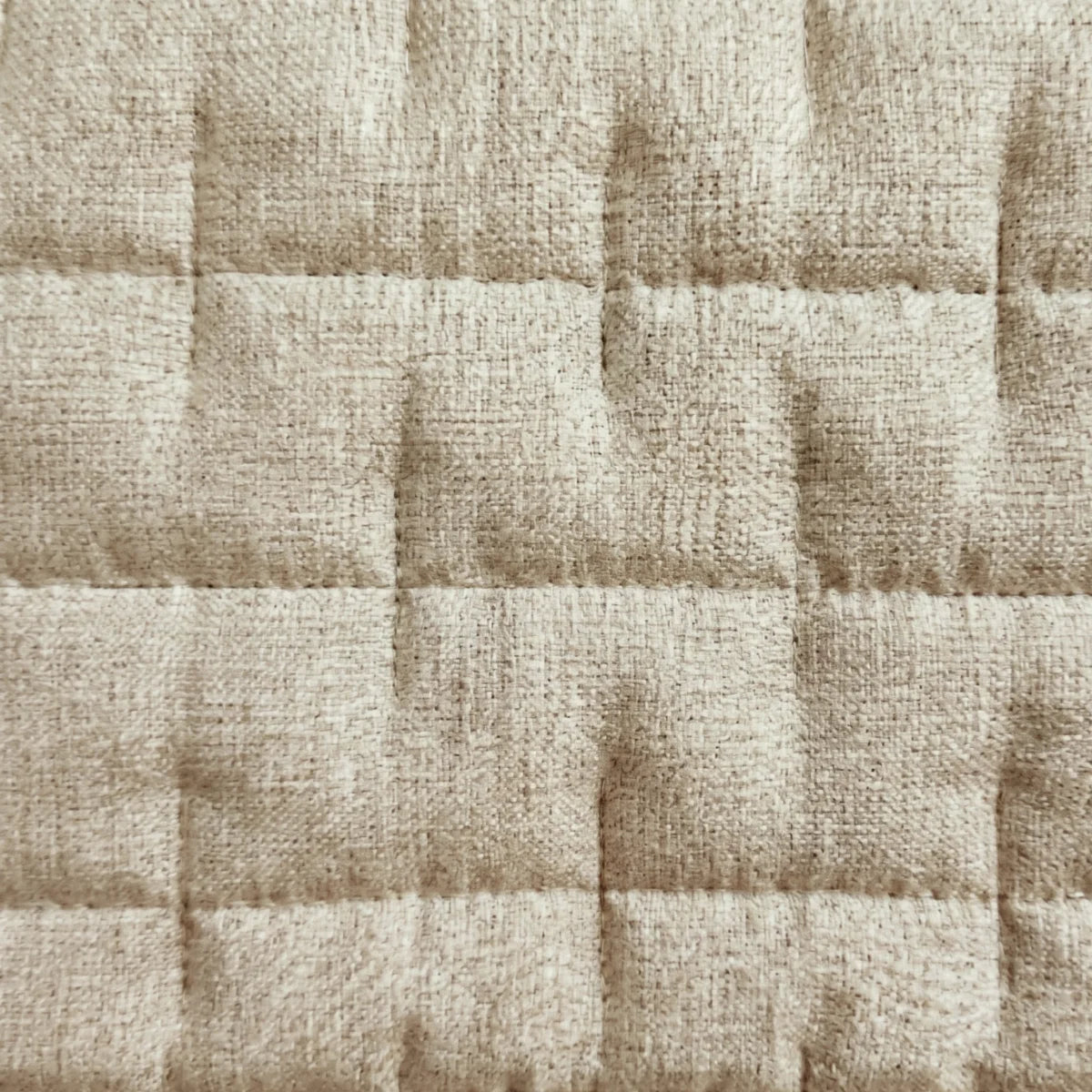 Cubrecama California beige con patrón de cuadros texturado-beige