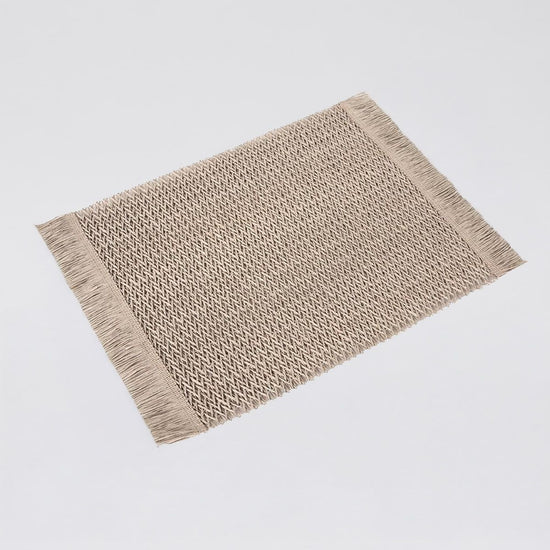 Individual rectangular tejido color beige con flecos laterales-