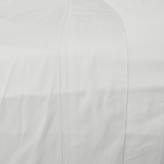 Juego de sábanas blancas Venecia con detalle de costura decorativa-blanco