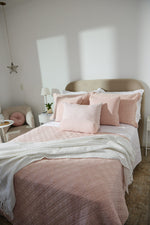 
                    
                      Cubrecama Manchester ros con diseño acolchado-rosa
                    
                  