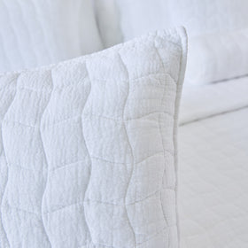 Funda de almohada blanca acolchada con patrón ondulado Nottingham-blanco