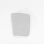 
                    
                      Bolso gris claro con ribete blanco para bebé, vista frontal-gris
                    
                  