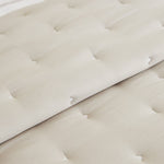 
                    
                      Cubrecama acolchado Basic 8 blanco con diseño capitoné-
                    
                  