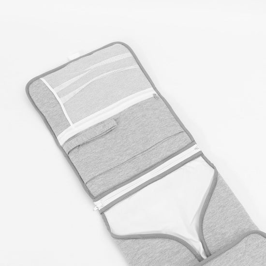 Cambiador portátil desmontable para bebé en gris y blanco-