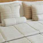 
                    
                      Conjunto de almohadas y cojines decorativos beige quilted para cama-beige
                    
                  