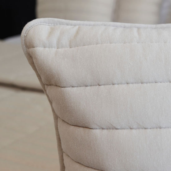 Funda de almohada Vigo beige con costuras horizontales acolchadas-beige