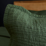 
                    
                      Funda de almohada verde Girona Traditional con textura acolchada y relieve-verde
                    
                  