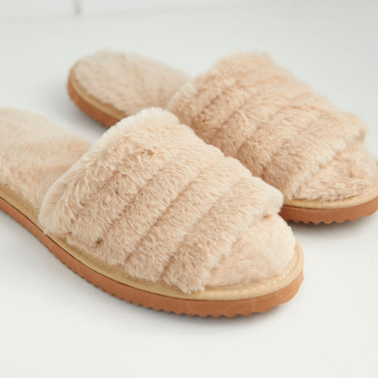 Pantuflas beige de felpa con suela de goma marrón claro-beige