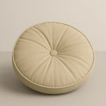 
                    
                      Almohada redonda capitonada beige con botón central decorativo-beige
                    
                  