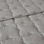 
                    
                      Cubrecama acolchado beige con diseño de hojas bordadas-beige
                    
                  