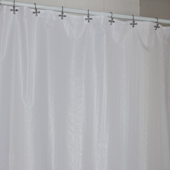 Cortina de baño blanca translúcida colgada con ganchos plateados-plateado