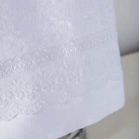Toallita blanca Nazik Finger con encaje decorativo en detalle-blanco