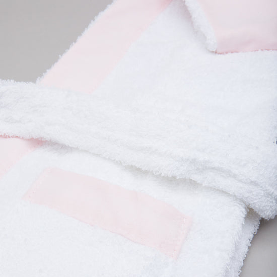 Bata de baño infantil rosa y blanca con textura suave y esponjosa-rosa