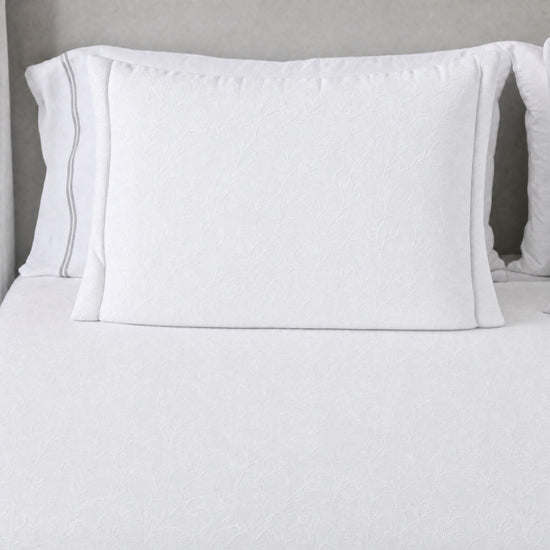 funda de almohada portguesa y colcha de verano-blanco