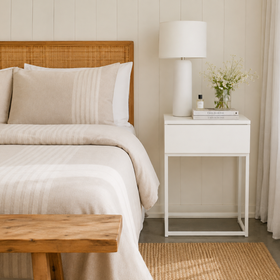 mesa de luz de hierro para habitación-blanco