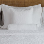 
                    
                      Funda de almohada blanca Liguria con diseño jacquard y ribete decorativo-blanco
                    
                  