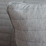 
                    
                      Funda de almohada gris Vigo con costuras decorativas horizontales-gris
                    
                  