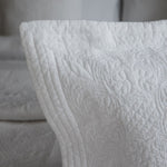 
                    
                      Funda de almohada blanca Amalfi con patrón quilted decorativo-blanco
                    
                  
