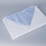 
                    
                      Toalla blanca con capucha azul claro y diseño de estrellas-celeste
                    
                  