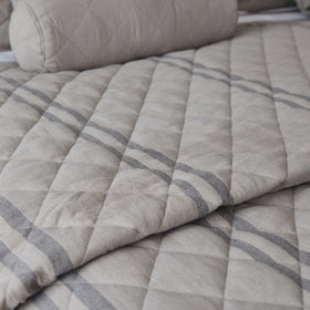 Cubrecama acolchado Edimburgo 2 con rayas grises y blancas-beige