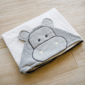Toalla con capucha infantil gris con diseño de hipopótamo sonriente-blanco