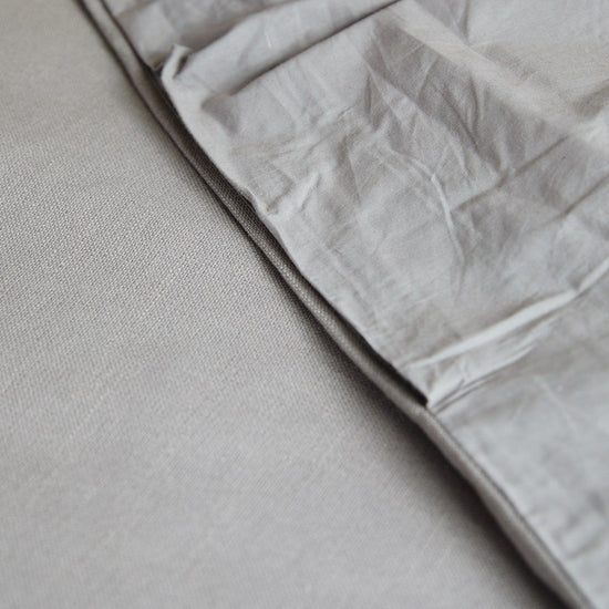 Funda de edredón gris Sanderson con detalle de textura y pliegues-gris
