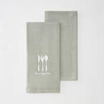 
                    
                      Set de dos repasadores verdes con diseño de cubiertos y texto Bon appetit-verde
                    
                  