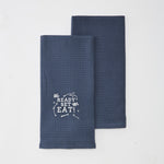 
                    
                      Dos repasadores azules con texto "Ready Set Eat" estampado-azul
                    
                  