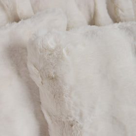 Almohada de fibra sintética blanca con textura suave y esponjosa-natural