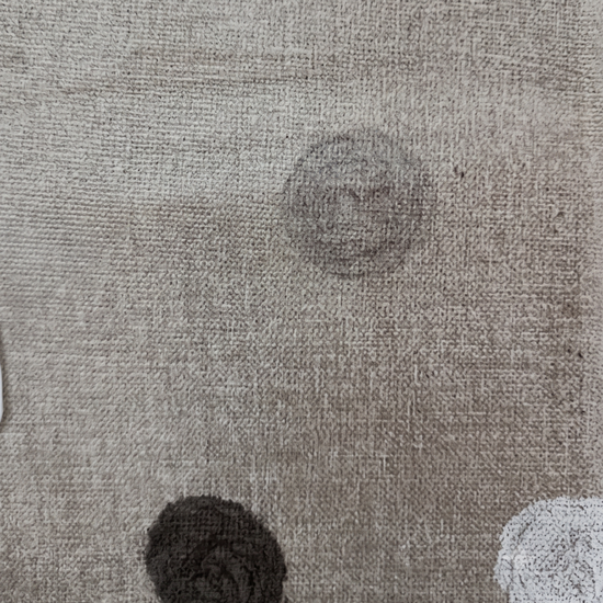 mantel español de cocina sobre mesa cuadrada-beige