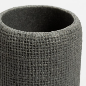 portacepillo con tramado tipo tejido en material de resina-gris
