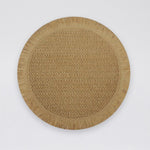 
                    
                      Individual redondo tejido en fibra natural con borde decorativo-
                    
                  