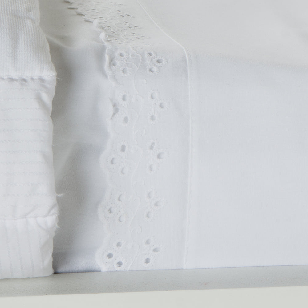 
                  
                    #color-blanco
                  
                