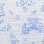
                    
                      Toalla con capucha orejas celeste con patrón floral azul sobre blanco-celeste
                    
                  