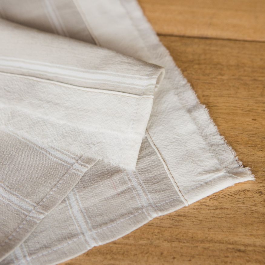 CAMINO DE MESA TUSOR RAYADO BEIGE