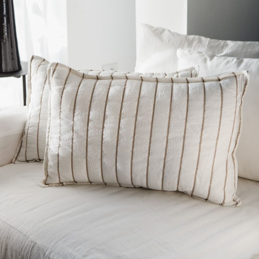 ALMOHADON TUSOR BEIGE RAYADO