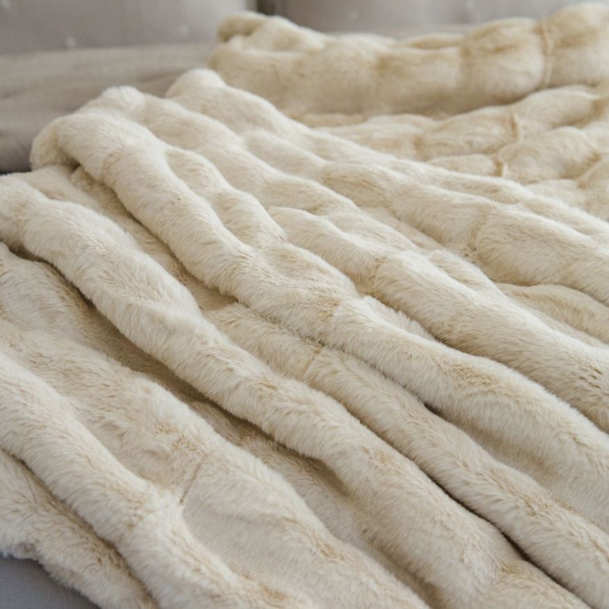 MANTA SIMIL PIEL RABBIT NEW