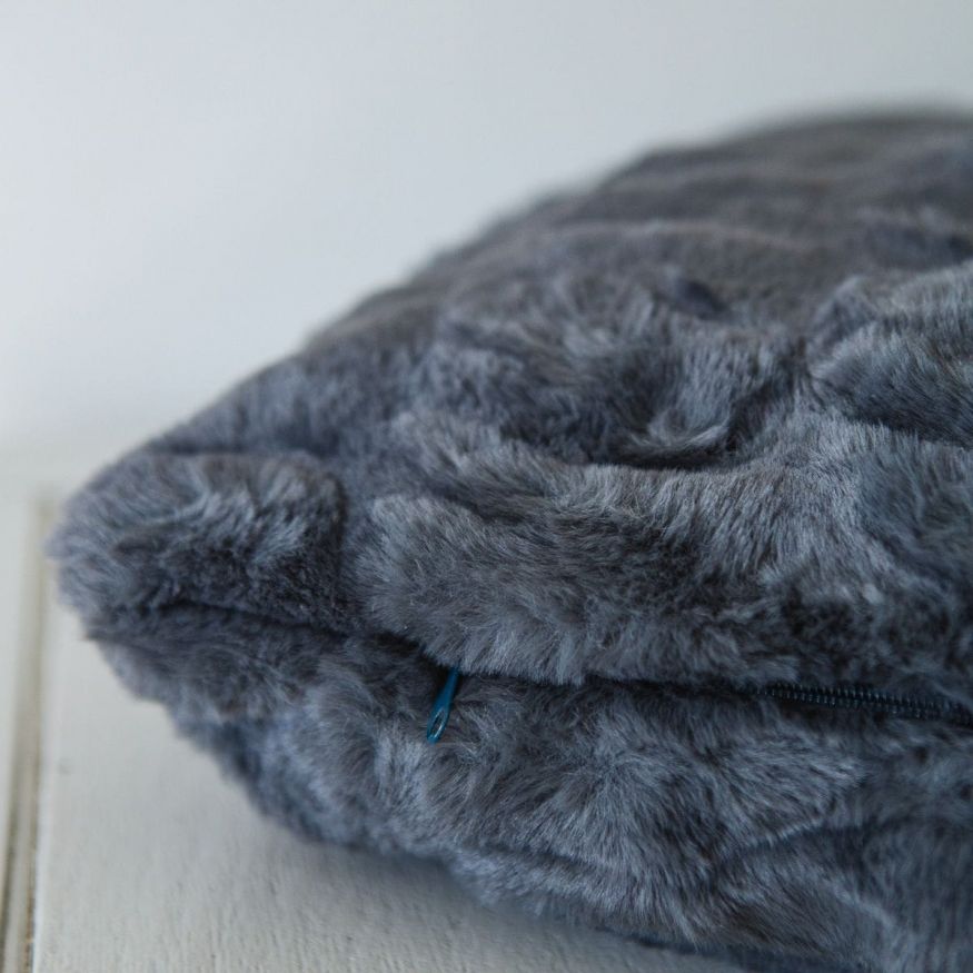ALMOHADON SIMIL PIEL RABBIT NEW