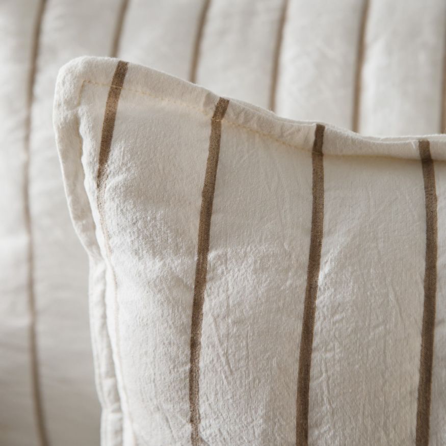 ALMOHADON TUSOR BEIGE RAYADO