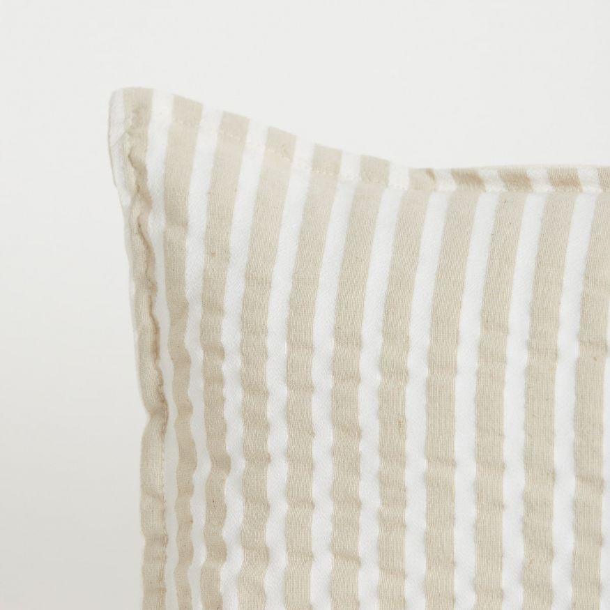 ALMOHADON TUSOR BEIGE RAYADO FINO CHICO